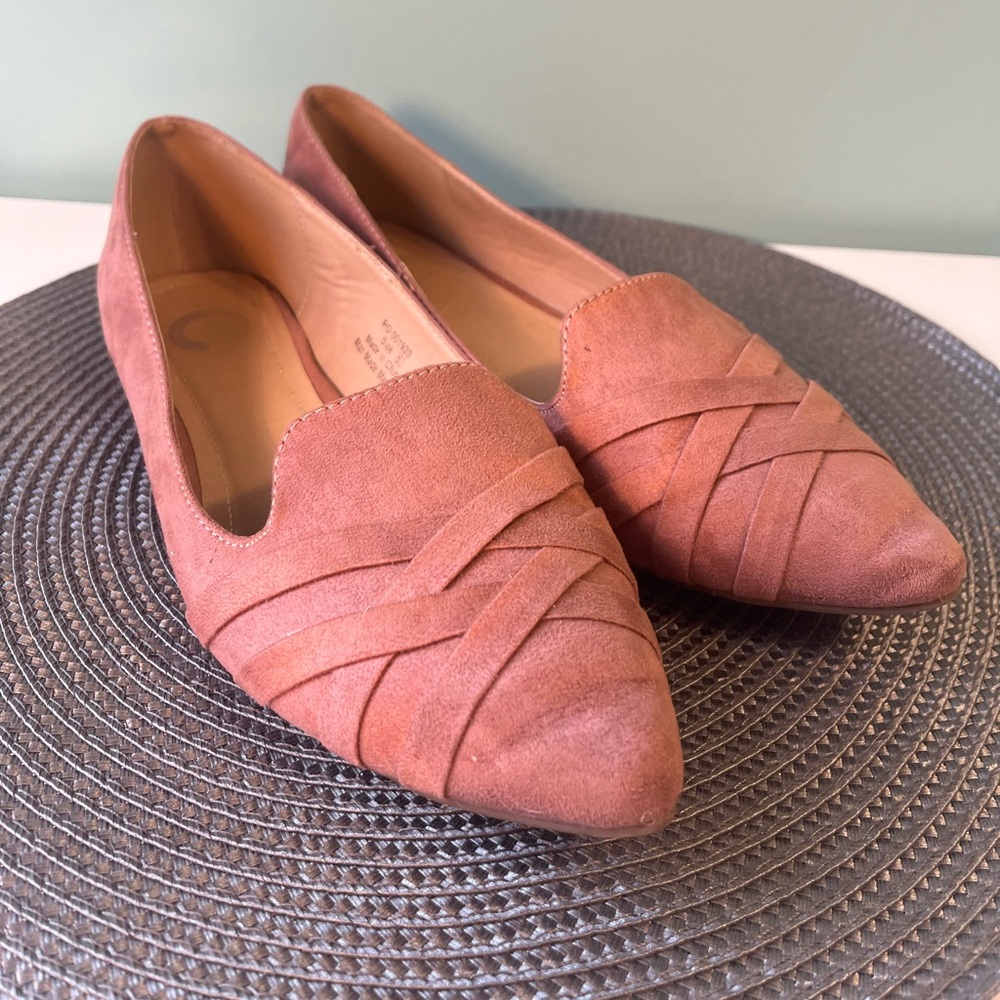 Journee Dusty Rose Suede Criss-Cross Flats